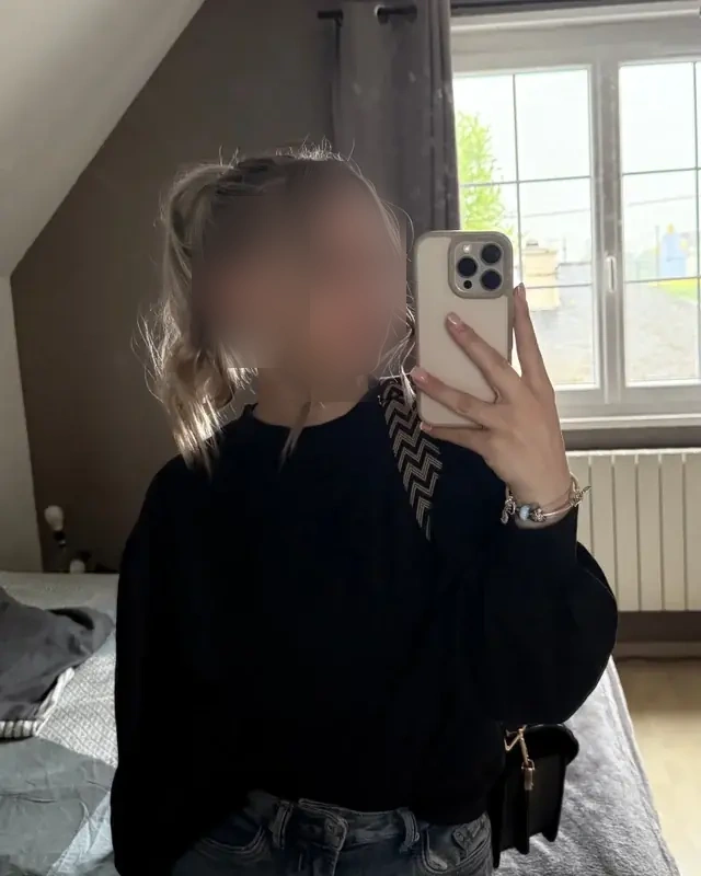 Sara - Image 6